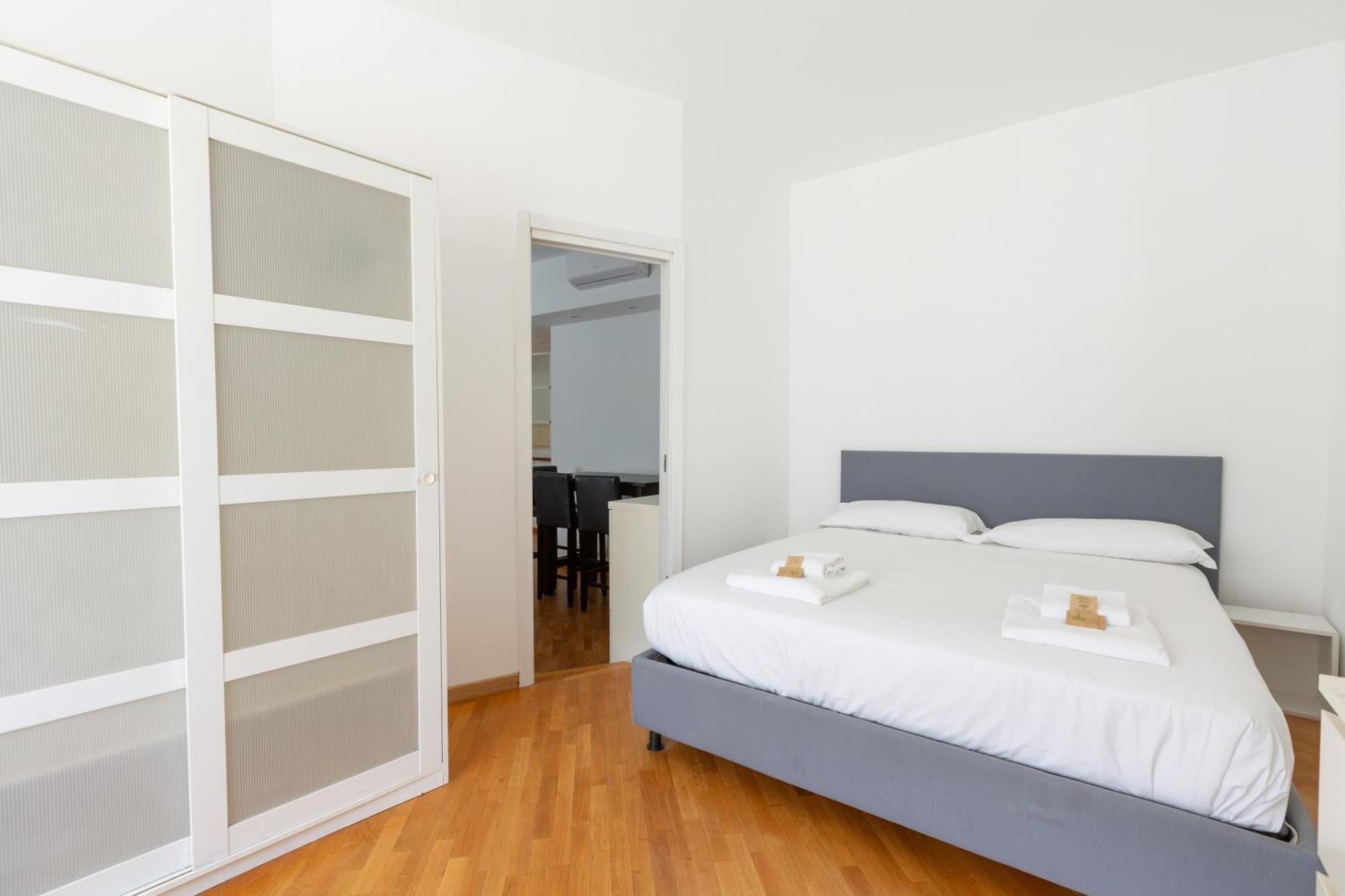 Lorenteggio Large Flat Milan