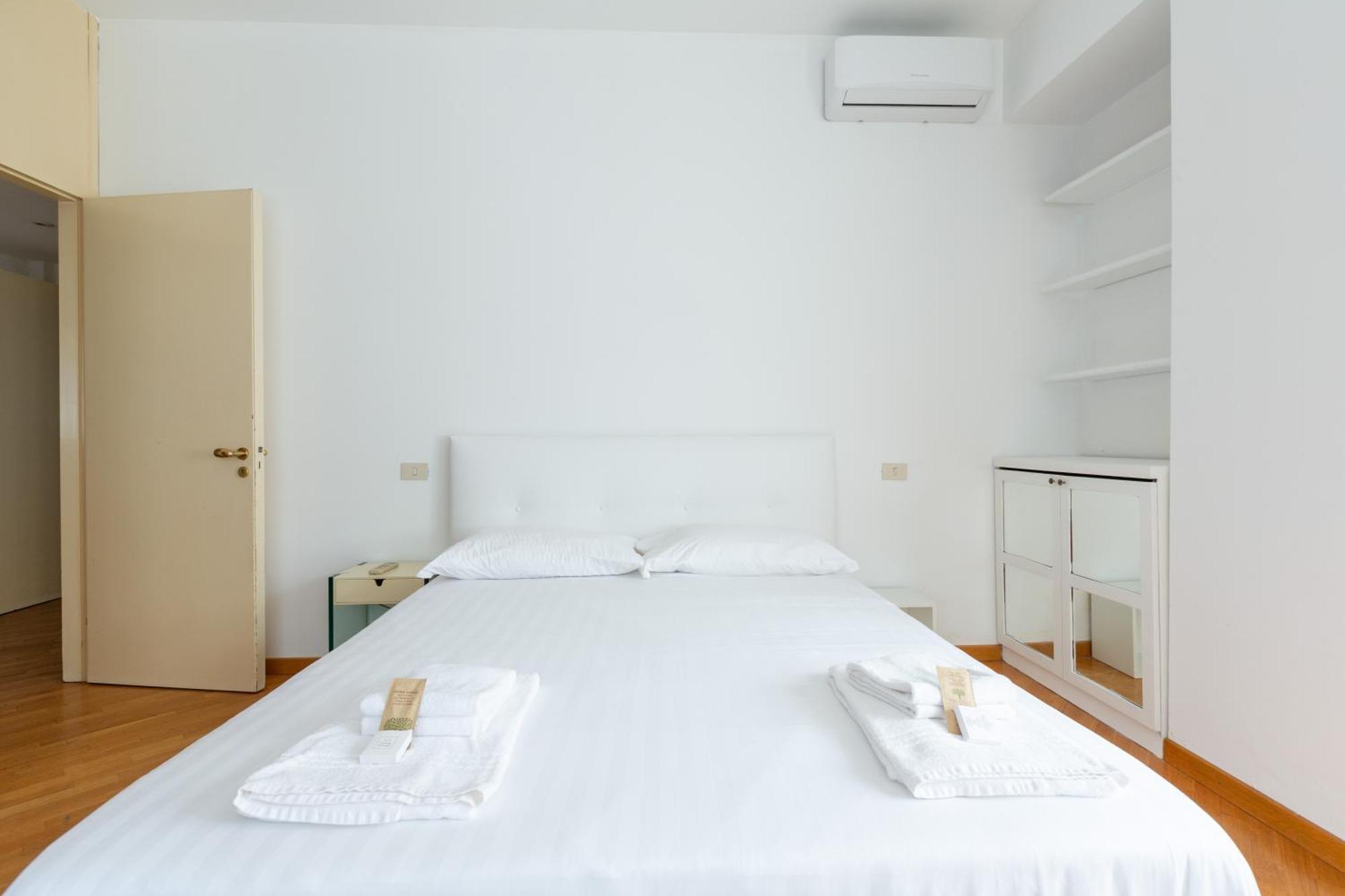 Appartement Lorenteggio Large Flat Milan