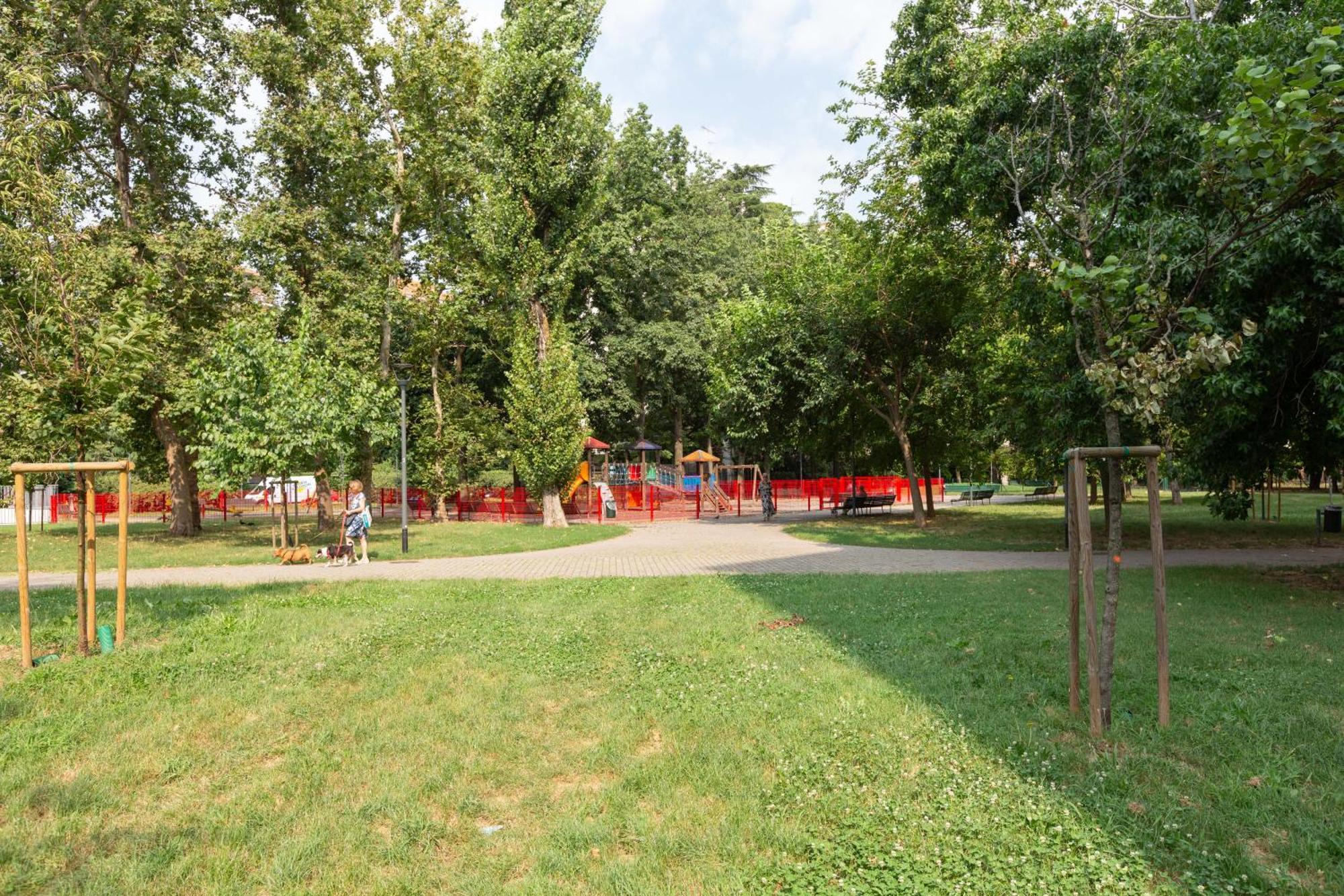 Lorenteggio Large Flat Apartment Milan