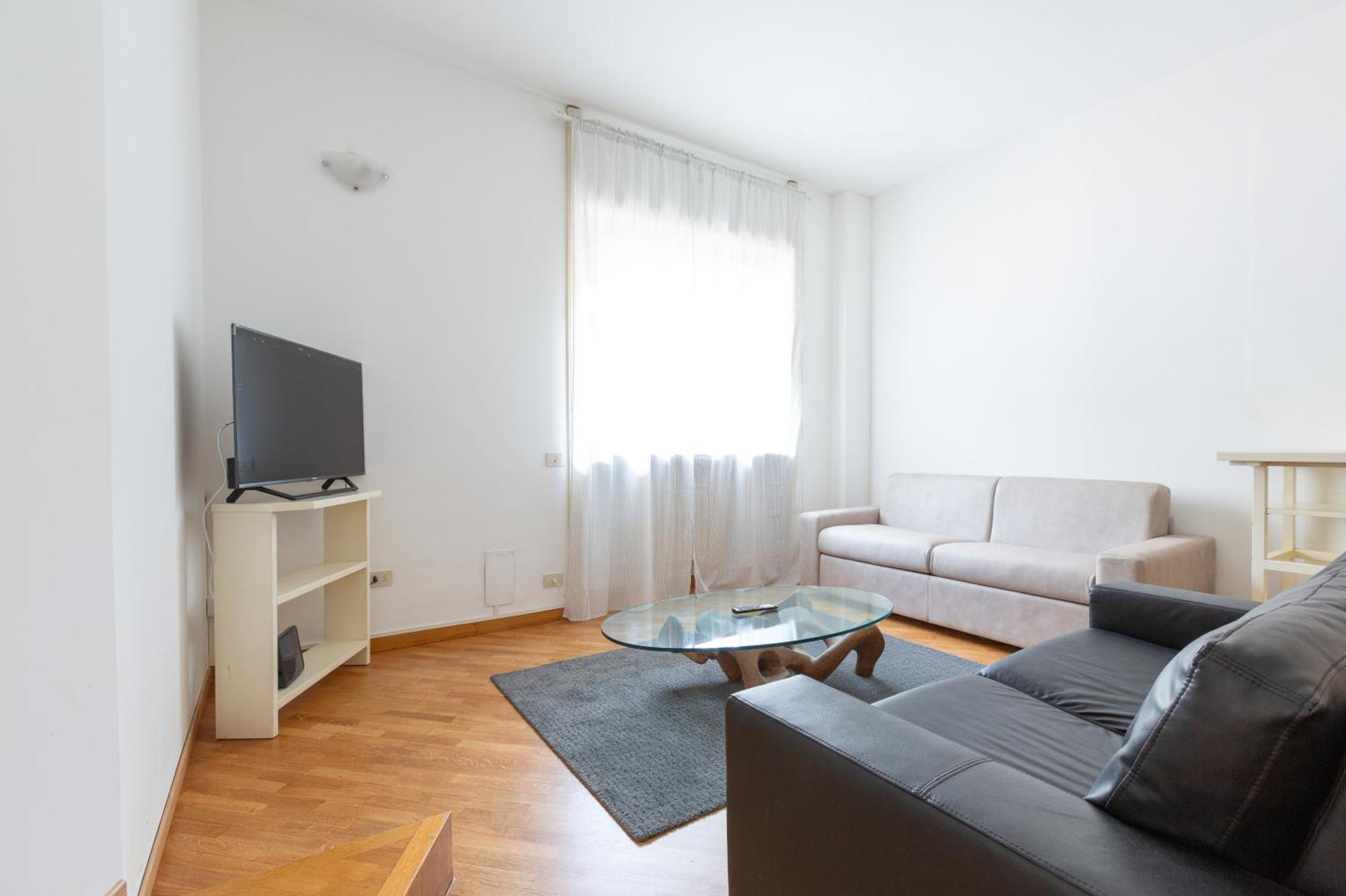 Lorenteggio Large Flat Apartment Milan